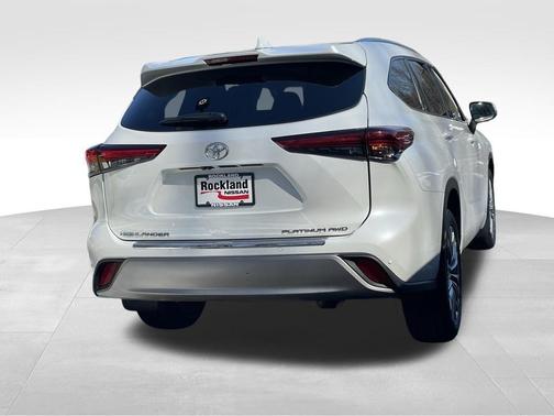 2023 Toyota Highlander Platinum
