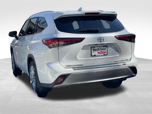 2023 Toyota Highlander Platinum
