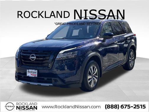2022 Nissan Pathfinder SL