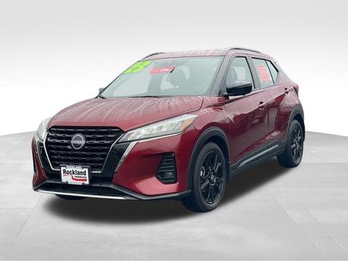Scarlet Ember 2023 Nissan Kicks SR