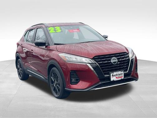 Scarlet Ember 2023 Nissan Kicks SR