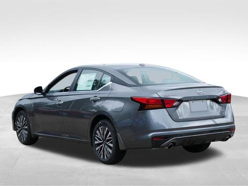 Gun Metallic 2026 Nissan Altima SV