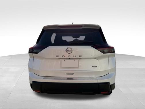 Everest White P 2026 Nissan Rogue SV