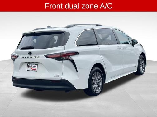 2021 Toyota Sienna LE