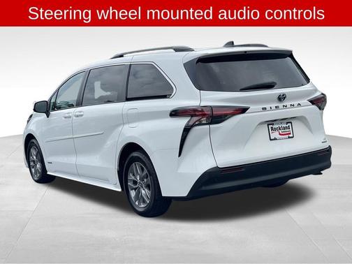 2021 Toyota Sienna LE