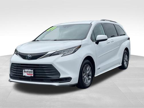 2021 Toyota Sienna LE