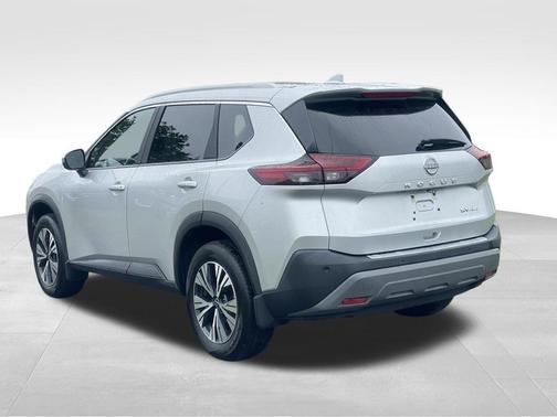 Brilliant Silver Metallic 2023 Nissan Rogue SV