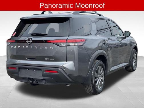 2022 Nissan Pathfinder SV