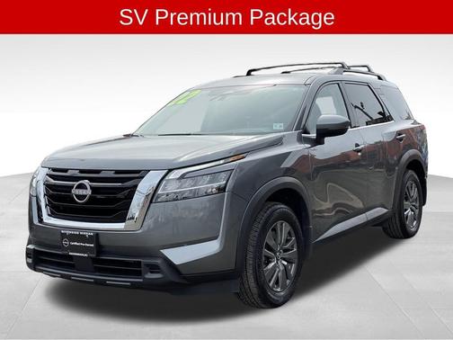 2022 Nissan Pathfinder SV