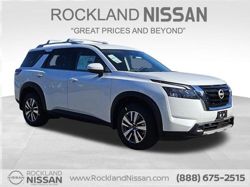 2025 Nissan Pathfinder SL