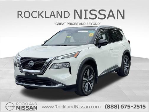 2 Tone White / Black Roof 2023 Nissan Rogue SL