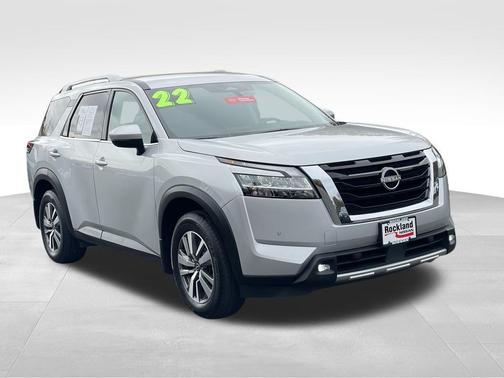 2022 Nissan Pathfinder SL