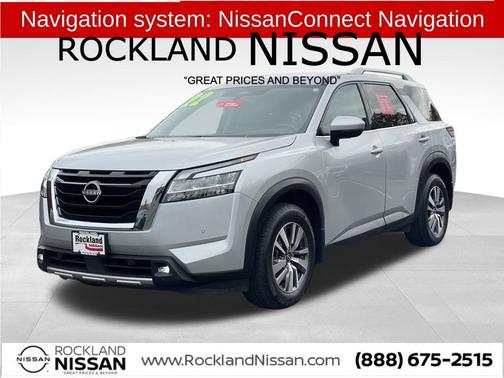 2022 Nissan Pathfinder SL