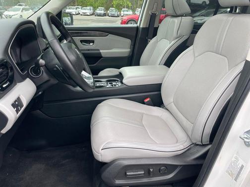 Taffeta White 2023 Honda Pilot Elite