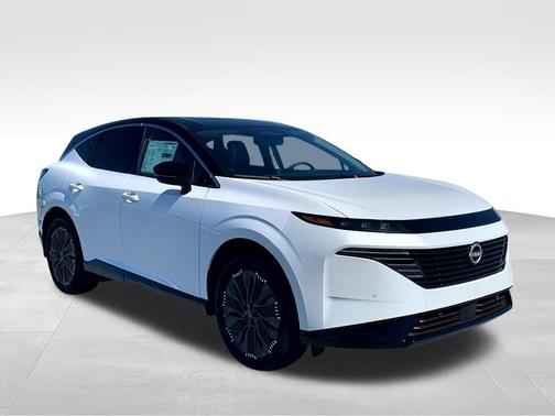 White / Black 2026 Nissan Murano Platinum