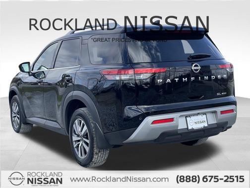 2024 Nissan Pathfinder SL