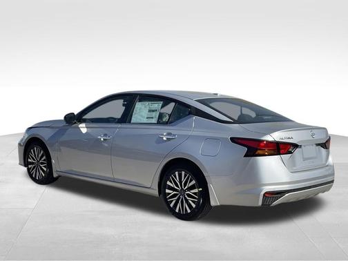 Brilliant Silver Metallic 2026 Nissan Altima 2.5 SV