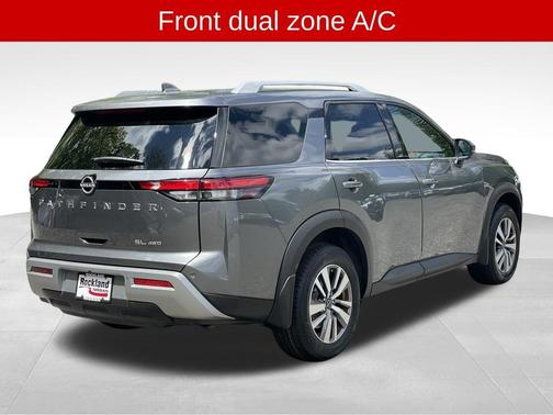 2022 Nissan Pathfinder SL