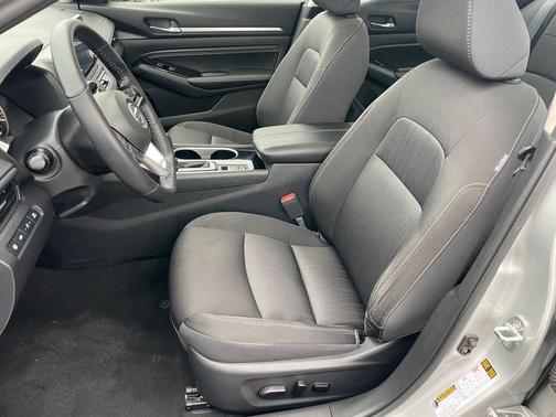 Brilliant Silver Metallic 2021 Nissan Altima 2.5 SV