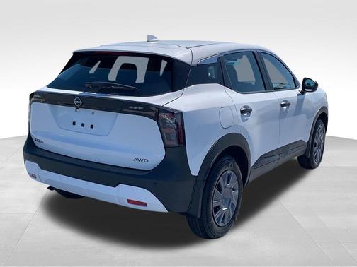 2025 Nissan Kicks S