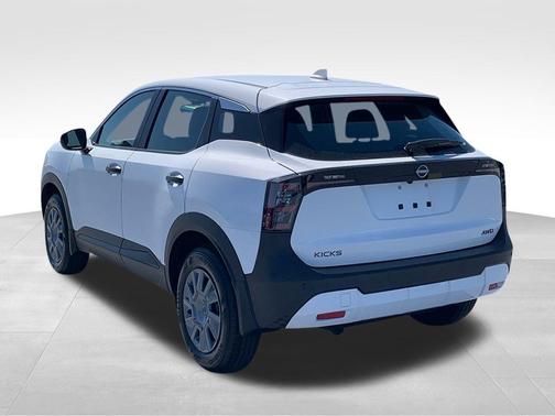 2025 Nissan Kicks S