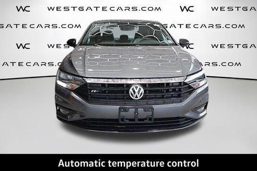 Platinum Gray Metallic 2021 Volkswagen Jetta 1.4T R-Line
