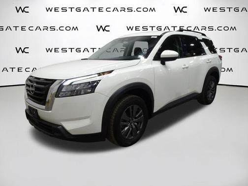 Glacier White 2024 Nissan Pathfinder SV