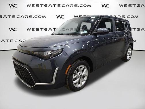 Gravity Gray 2023 Kia Soul LX