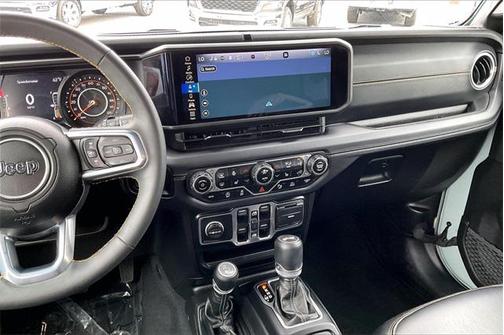 2024 Jeep Wrangler 4-Door Sahara 4x4