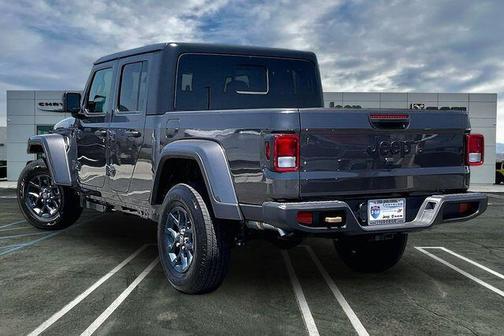 Granite Crystal Metallic Clearcoat 2026 Jeep Gladiator 85th Anniversary Edition 4x4