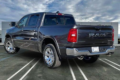 Granite Crystal Metallic Clearcoat 2027 RAM 1500 Big Horn/Lone Star