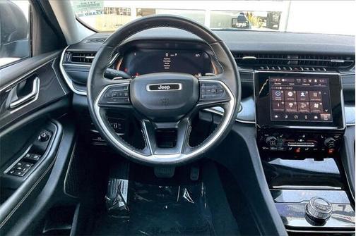 2022 Jeep Grand Cherokee L Laredo