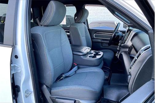 2021 RAM 2500 Big Horn Crew Cab 4x4 8' Box