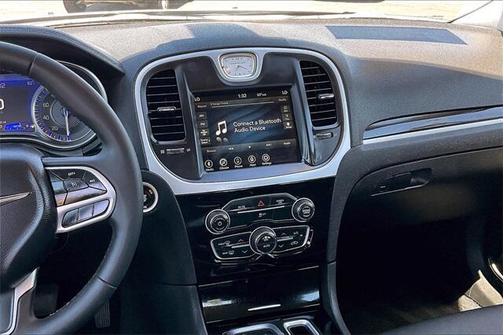 2023 Chrysler 300 Touring