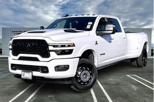 2026 RAM 3500 Limited Crew Cab 4x4 8' Box