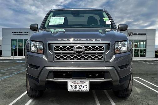 2022 Nissan Frontier SV