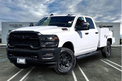 2026 RAM 2500 Tradesman Crew Cab 4x4 8' Box