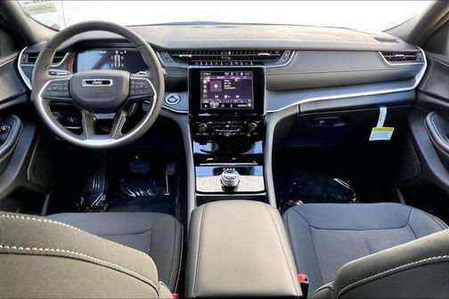 2026 Jeep Grand Cherokee Altitude