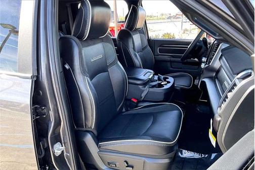 2025 RAM 3500 Laramie Crew Cab 4x4 8' Box