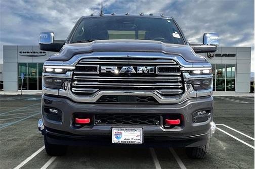 2025 RAM 3500 Laramie Crew Cab 4x4 8' Box