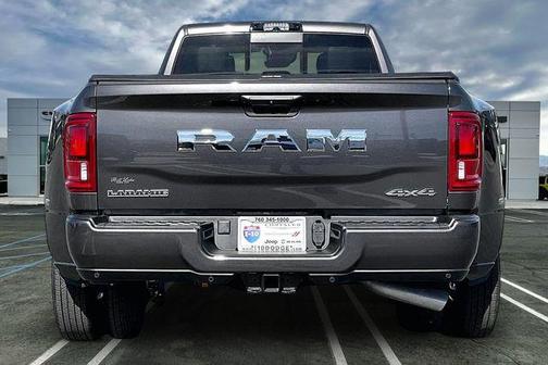 2025 RAM 3500 Laramie Crew Cab 4x4 8' Box