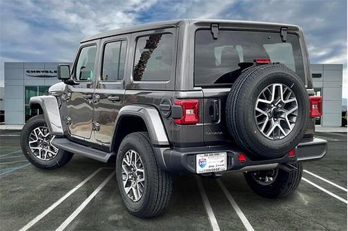 2025 Jeep Wrangler 4-Door Sahara 4x4