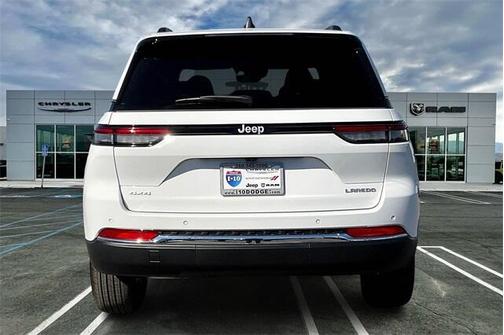 2025 Jeep Grand Cherokee Laredo
