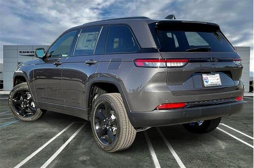 2025 Jeep Grand Cherokee Altitude