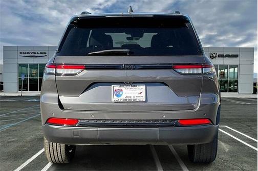 2025 Jeep Grand Cherokee Altitude