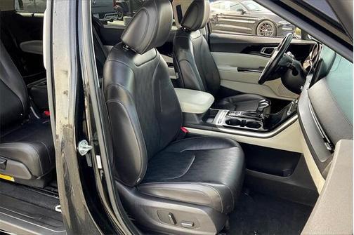 2022 Kia Carnival SX