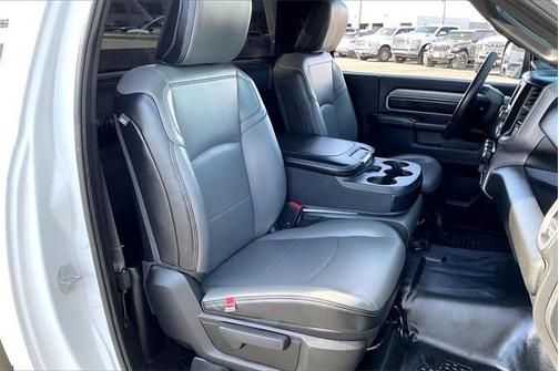 2022 RAM 2500 Tradesman Regular Cab 4x4 8' Box