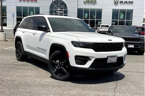 2023 Jeep Grand Cherokee Altitude