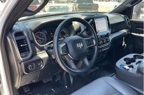 2025 RAM 2500 Tradesman Crew Cab 4x2 8' Box