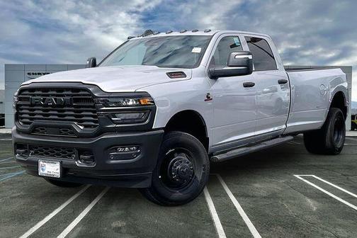 2026 RAM 3500 Tradesman Crew Cab 4x4 8' Box